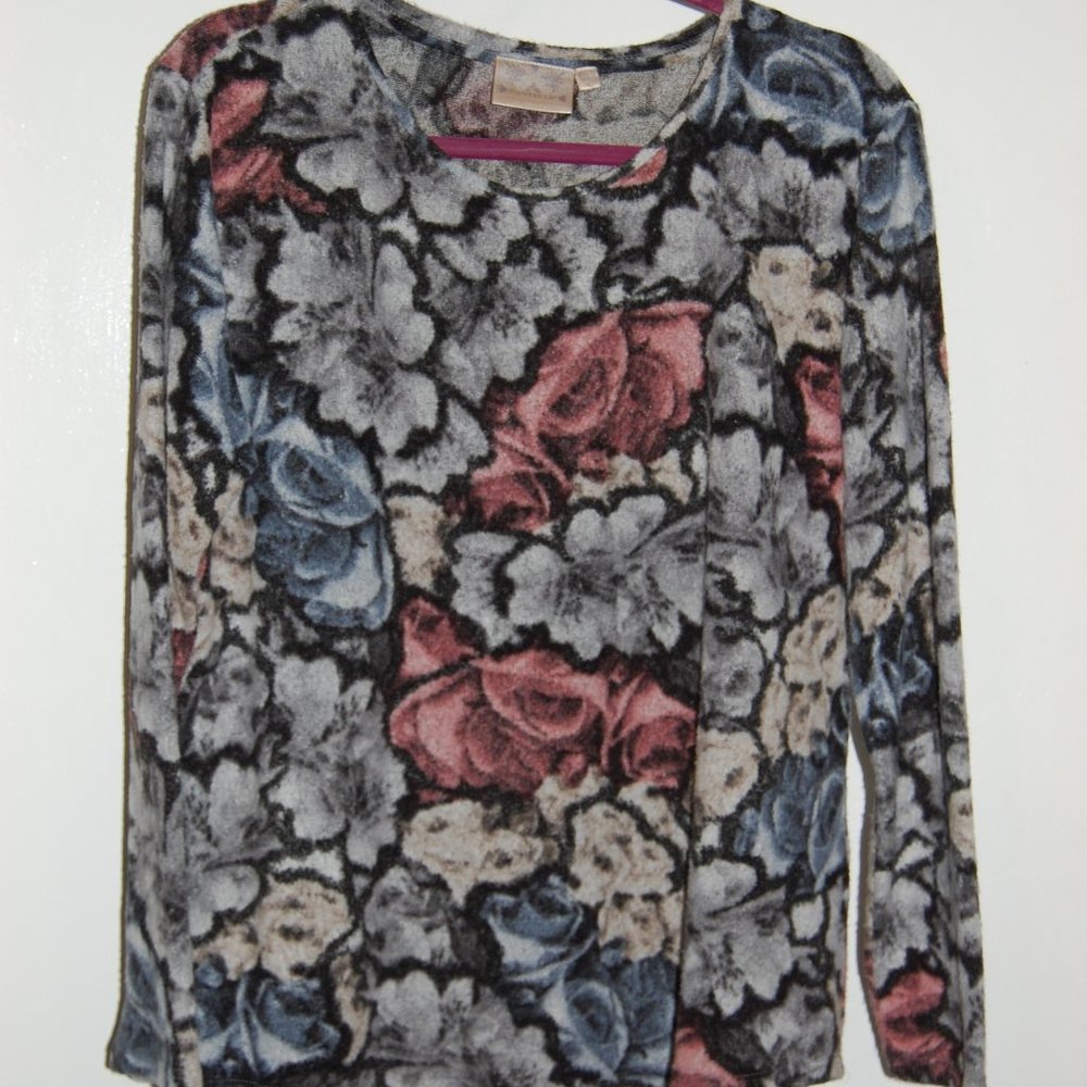 Floral, very soft, stretchy pullover
